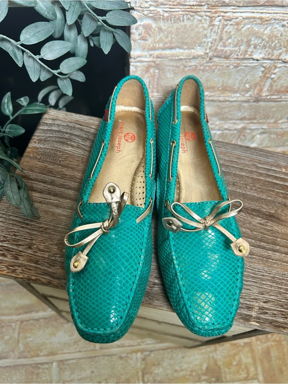 Marc Joseph New York Turquoise Snakeskin Driving Loafers Gold Bow Size 10